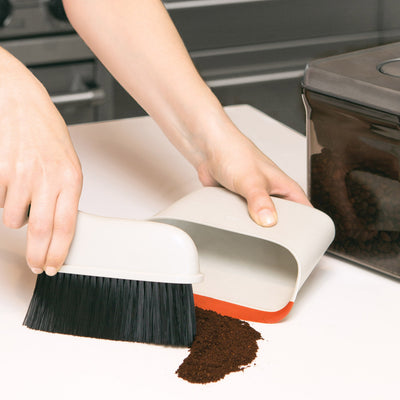 OXO - Compact Dustpan and Brush Set