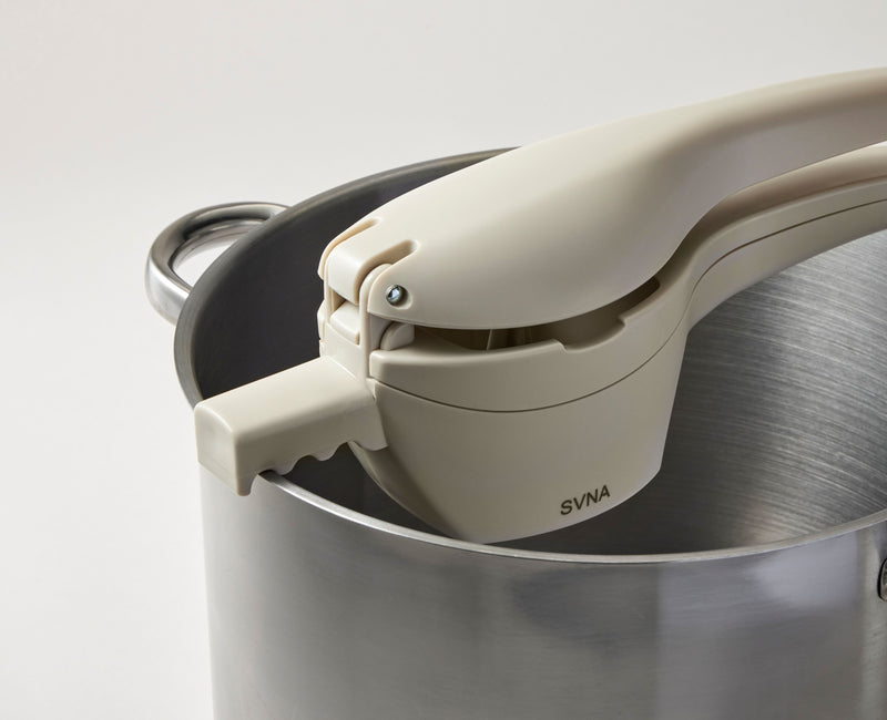 SVNA 2 in 1 Extra Large Potato Ricer Cream 34x10x12cm