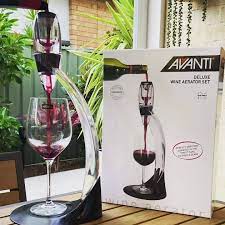 Avanti - Deluxe Wine Aerator with Pouring Stand